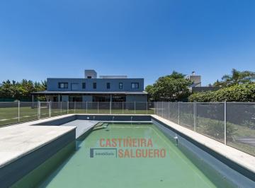 Casa · 379m² · 10 Ambientes · 5 Cocheras · Casa Impecable - Quincho y Pileta - Greenville 1