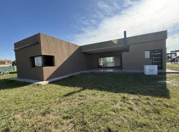 Casa · 210m² · 4 Ambientes · 2 Cocheras · Casa a Estrenar 3 Dorm. - Los Pasos 4, Fisherton