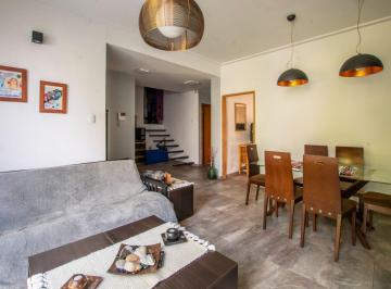 Casa · 98m² · 3 Ambientes · 2 Cocheras · Casa 3 Ambientes C/ Cochera y Gran de Fondo (8,66 m X 51 M)