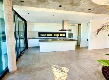 Casa · 271m² · 7 Ambientes · 4 Cocheras · Casa en Venta - Barrio Marinas - Puertos del Lago - a Estrenar