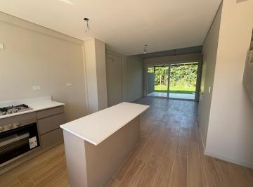 Casa · 91m² · 3 Ambientes · 1 Cochera · Alquiler Duplex con Jardin Propio - Aldeana Pilar