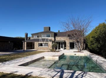 Casa · 480m² · 4 Ambientes · 4 Cocheras · Casa en Venta en El Golf, Nordelta, Tigre