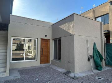 Casa · 75m² · 2 Dormitorios · 1 Cochera · Casa PH en Venta Cortaderas 3, Guaymallén