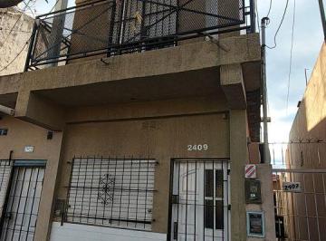 PH de 3 ambientes, Ituzaingó · PH Tipo Triplex de 3 Ambientes en Alquiler en Ituzaingó Norte con Patio y Balcón