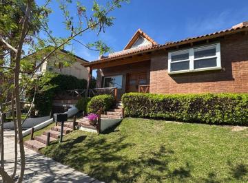 Casa · 240m² · 8 Ambientes · 2 Cocheras · Vende Casa en Palmares - Barrio Privado
