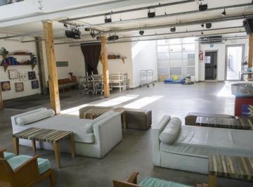 Local comercial · 200m² · 1 Ambiente · Local de 200 m². Apto Todo Destino.