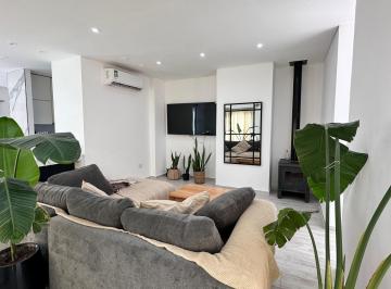 Casa · 120m² · 4 Ambientes · 2 Cocheras · Casa en Venta en Laguna Azul Spegazzini