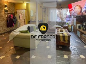 Casa · 214m² · 5 Ambientes · 1 Cochera · Casa en Loma Hermosa
