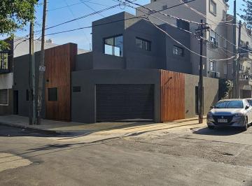 Casa · 120m² · 4 Ambientes · 1 Cochera · Casa Chalet en Venta en Haedo, Morón, G. B. a. Zona Oeste