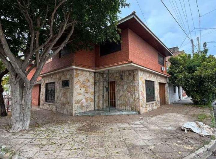 Casa · 110m² · 3 Ambientes · 1 Cochera