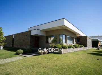 Casa · 387m² · 4 Ambientes · 2 Cocheras · Exclusiva Casa en Cortaderas de La Noria, San Rafael - 1.000 m² de Terreno