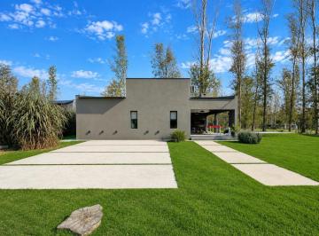 Casa · 130m² · 3 Ambientes · 2 Cocheras · Venta - Casa Campo Timbó