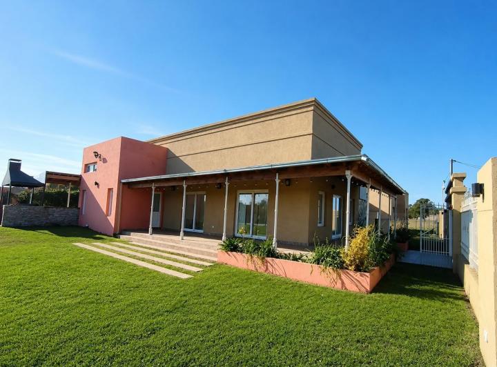 Quinta vacacional · 165m² · 5 Ambientes · 5 Cocheras