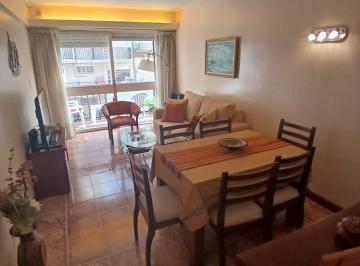 Departamento · 49m² · 2 Ambientes · 2 Amb a La Calle con Balcon a La Calle Depen Servicio