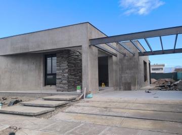 Casa · 142m² · 4 Ambientes · 2 Cocheras · Casa en Venta "Barrio La Quebrada" Luján de Cuyo, Mendoza