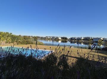 Casa · 360m² · 9 Ambientes · 2 Cocheras · Casa de Lujo, 5 Hab en Suite a La Laguna en Barbarita en Venta y Alquiler