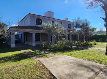 Casa de 8 ambientes, Villa Allende · Venta Casa 4 Dorm Pileta