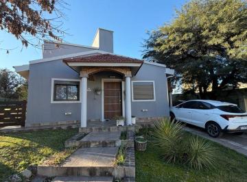 Casa de 5 ambientes, La Calera · La Estanzuela - Casa en Venta de 3 Dorm.
