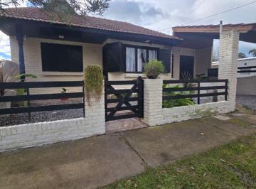 Casa de 4 ambientes, Santa Clara del Mar · En Venta Chalet de Cuatro Ambientes Más Departamento de Dos Ambientes - Santa Clara del Mar