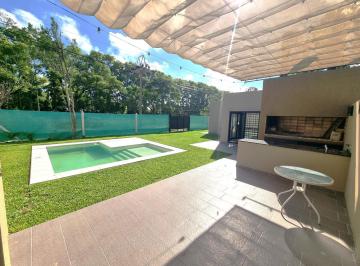 Casa · 91m² · 6 Ambientes · 3 Cocheras · Casa Seminueva Centro de Funes - Garita 9