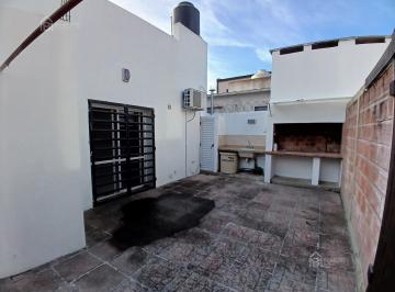 PH · 76m² · 3 Ambientes · 1 Cochera · PH en La Plata