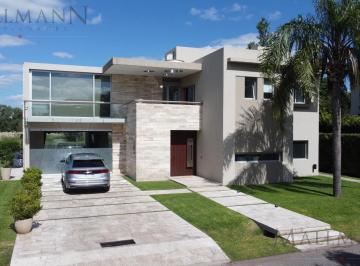 Casa · 553m² · 11 Ambientes · 2 Cocheras · Venta Casa 4 Dorm. con Muebles en Los Pilares