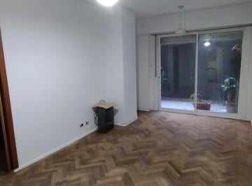 Departamento · 42m² · 2 Ambientes · Pb Contrafrente con Dos Patios! Av Belgrano