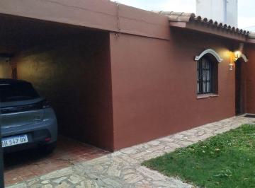 Casa · 155m² · 4 Ambientes · 1 Cochera · Casa 3 Dorm. en Venta a 30 m Recta Martinolli