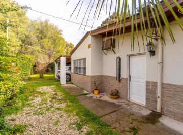 Casa · 114m² · 3 Ambientes · Casa Sobre Gran Lote Parquizado en Villa Hardingreen