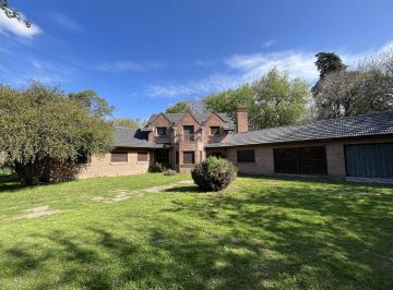 Casa · 340m² · 5 Dormitorios · 2 Cocheras · Casa con Destino Comercial Sobre Panamericana Casi Ruta 26.