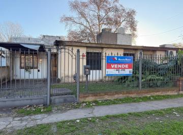 Casa · 119m² · 5 Ambientes · 1 Cochera · Adrogue Venta Casa 4 Dorm. Jardin Av Espora