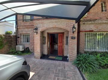 Casa · 224m² · 6 Ambientes · 1 Cochera · Casa en Beccar