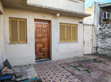 Casa · 4 Ambientes · 1 Cochera · Casa Lote 210 m² 4 Ambientes a Refaccionar Lanus
