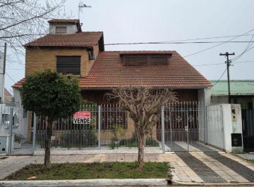 Casa de 5 ambientes, Quilmes · Chalet en Barrio Los Cedros C. Vigil 3577 Apto Credito Bancario