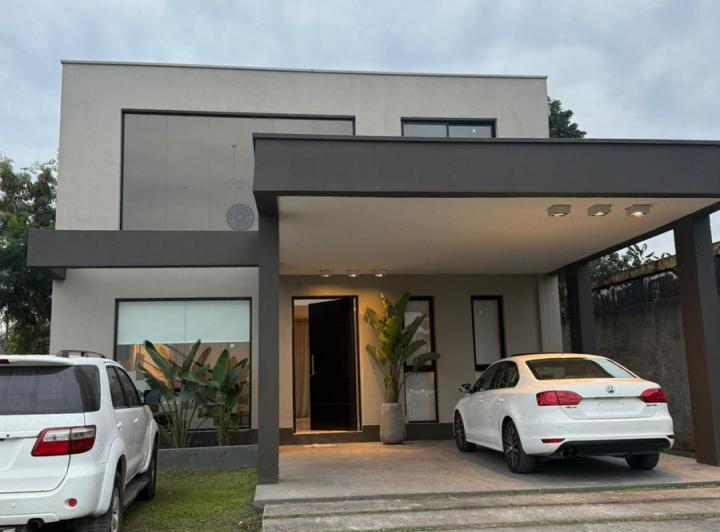 Casa · 207m² · 4 Ambientes · 1 Cochera