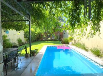Casa de 6 ambientes, Villa Devoto · Venta Casa Premium + 6 Ambientes Pileta Climatizada Jardin, Sauna