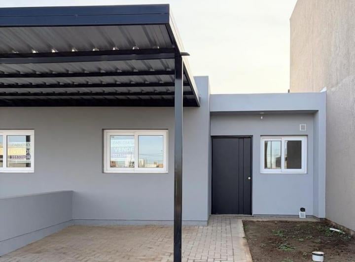 Casa · 80m² · 5 Ambientes · 1 Cochera