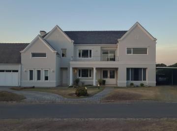 Foto · Golf, Laguna y Exclusividad: Una de Las Mejores Vistas de Lomas de La Carolina