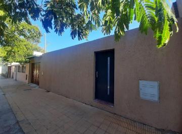 Casa de 4 ambientes, Godoy Cruz · Hermosa Casa en Alquiler. Calle Estrada, Godoy Cruz, Mendoza