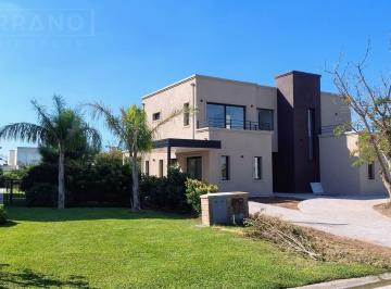 Casa · 250m² · 6 Ambientes · 5 Cocheras · Venta Casa 6 Ambientes en Haras Santa Maria, Escobar
