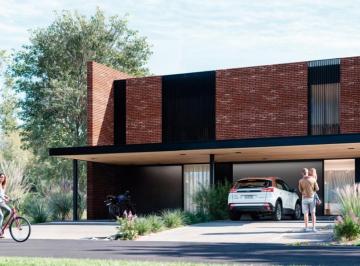 Casa · 131m² · 4 Ambientes · 2 Cocheras · Duplex a La Venta en Distrito Sur - M²8 - L79 - Terreno 180 m - Cubiertos 130 m