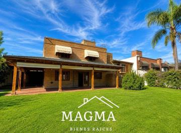 Casa de 6 ambientes, Córdoba · Casa en Venta Urca de Categoría - Pileta + Departamento Independiente - Terreno: 996 m - Acepta Men
