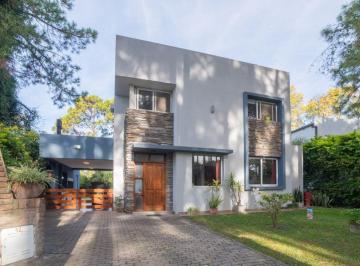 Casa de 5 ambientes, Santo Tomé · En Venta “country El Pinar”