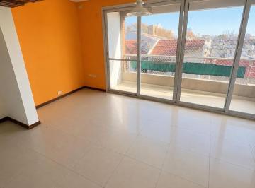 Departamento · 40m² · 2 Ambientes · 1 Cochera · Departamento en Lanús Este