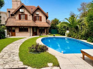 Casa · 240m² · 5 Ambientes · Casa - Ranelagh