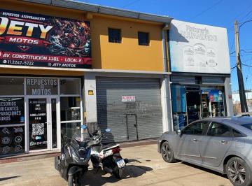 Local comercial · 68m² · Local Comercial Sobre Av Constitución, del Viso