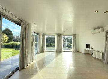 Casa · 350m² · 3 Dormitorios · 2 Cocheras · Alquiler Casa en Rumenco