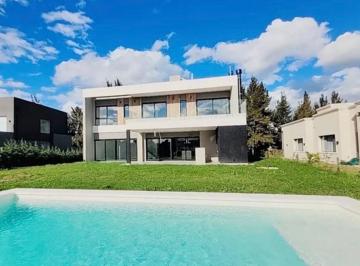 Casa de 5 ambientes, San Vicente · Casa en Venta Salida a La Laguna en Barrio Naútico Principado Canning