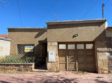 Casa · 230m² · 3 Ambientes · 1 Cochera · Casa en Venta