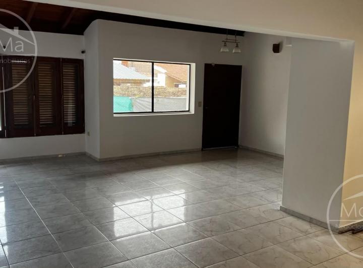 Casa · 3 Dormitorios